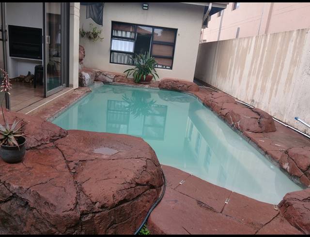 3 BEDROOM HOUSE FOR SALE IN PECANWOOD ESTATE